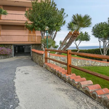 2 Bedroom In * 圣托·斯特凡诺·阿尔马尔