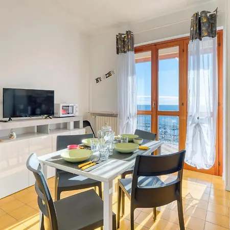 2 Bedroom In *